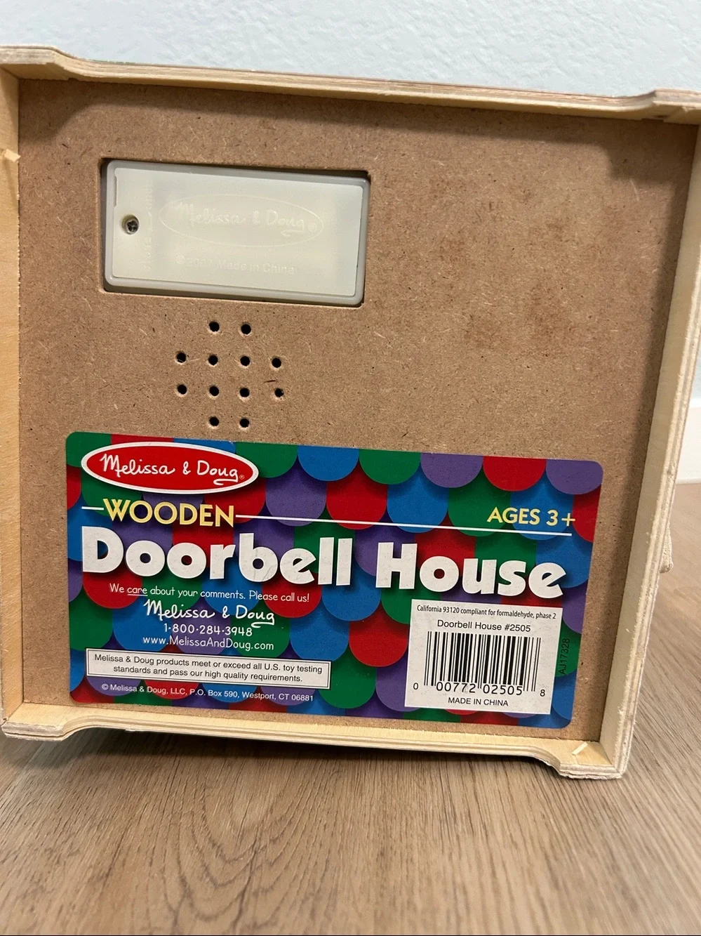 Melissa & DougTake-Along Wooden Doorbell Dollhouse -Doorbell Sounds, Keys-Toy